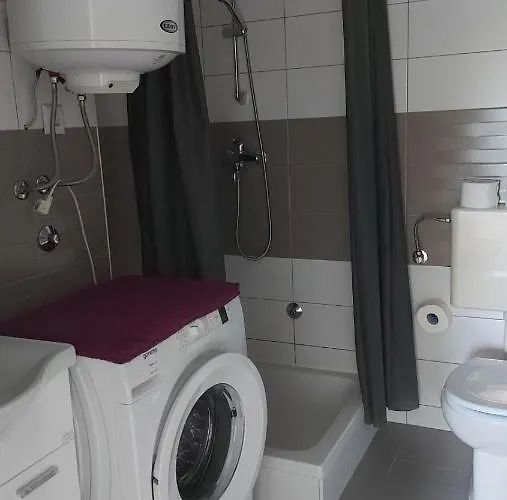 Daire Dina's House *